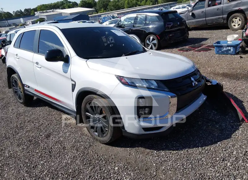 2024 Mitsubishi OUTLANDER photo