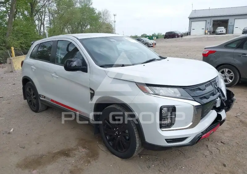 2024 Mitsubishi OUTLANDER photo