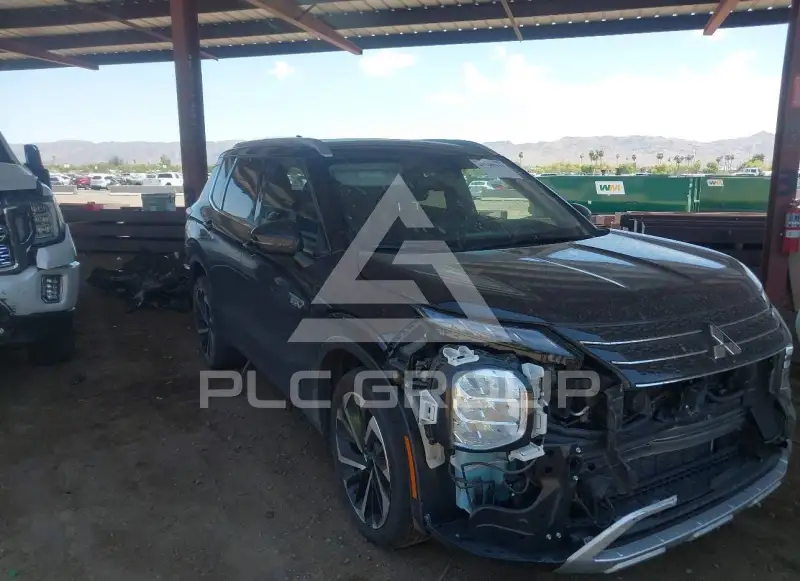2024 Mitsubishi OUTLANDER photo