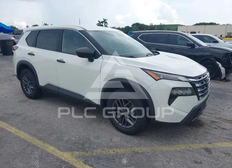 2024 Nissan ROGUE photo