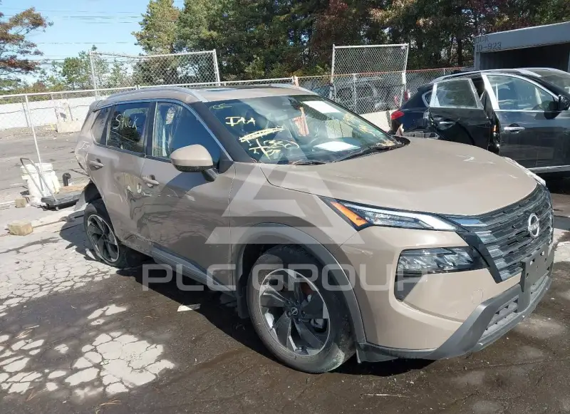 2024 Nissan ROGUE photo