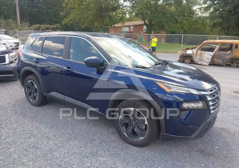 2024 Nissan ROGUE photo