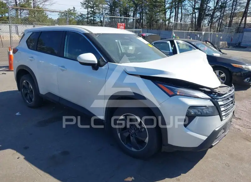 2024 Nissan ROGUE photo