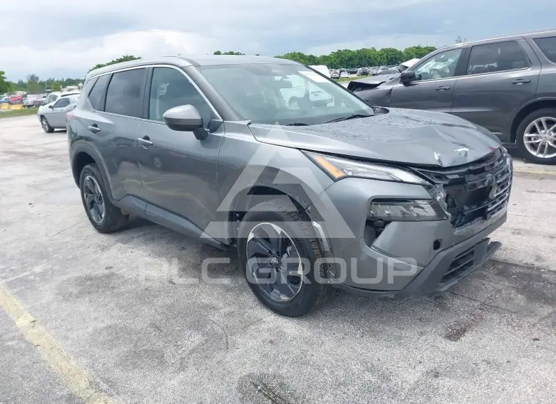 2024 Nissan ROGUE photo