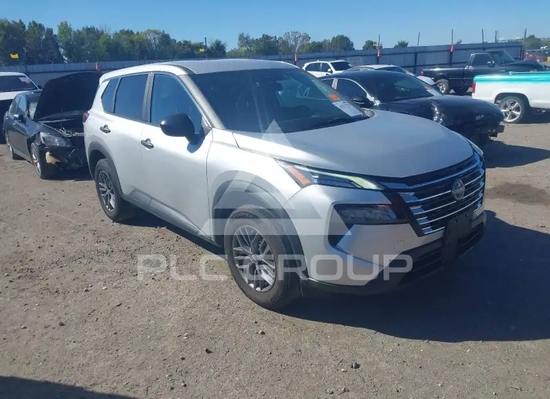 2024 Nissan ROGUE photo
