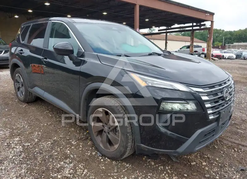 2024 Nissan ROGUE photo