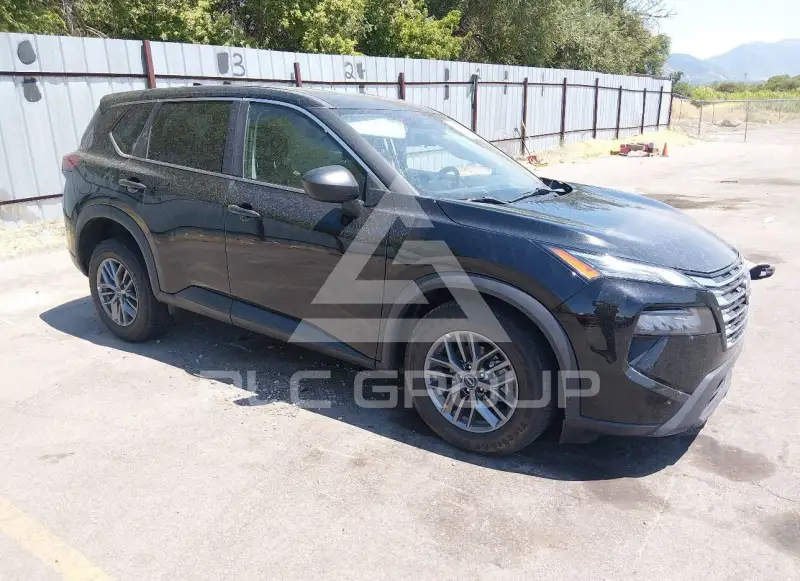 2024 Nissan ROGUE photo