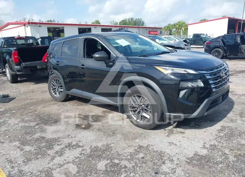 2024 Nissan ROGUE photo