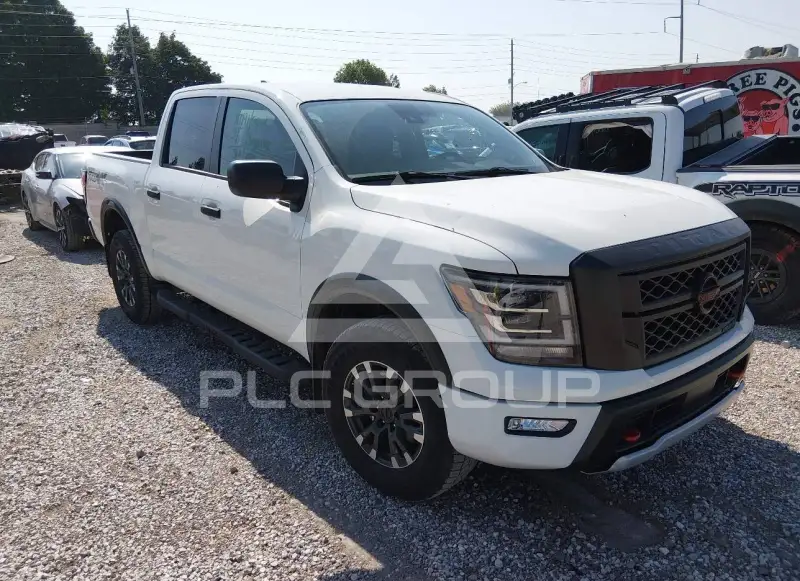 2024 Nissan TITAN photo