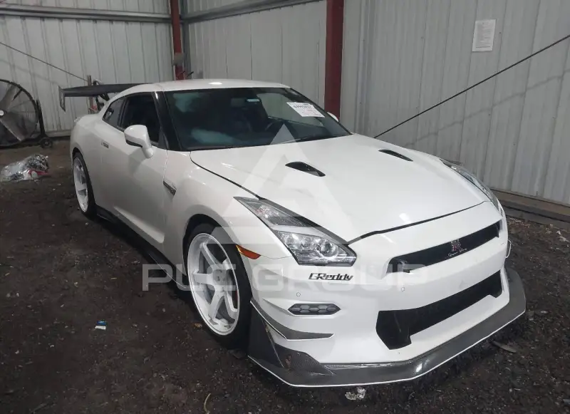 2024 Nissan GTR фото