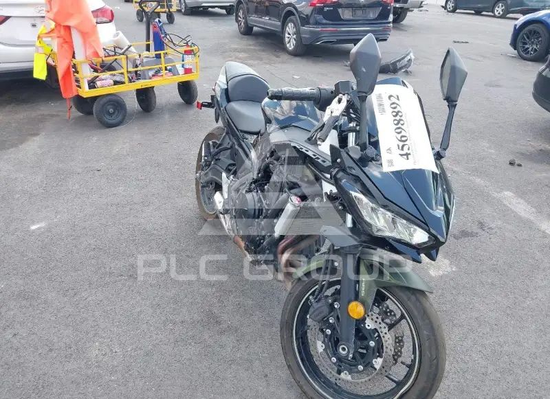 2024 Kawasaki EX650 фото