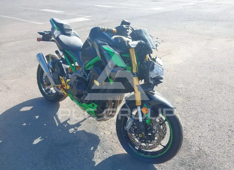 2024 Kawasaki ZR900 фото