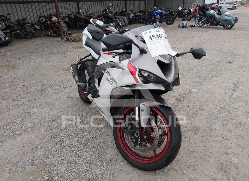 2024 Kawasaki ZX636 фото