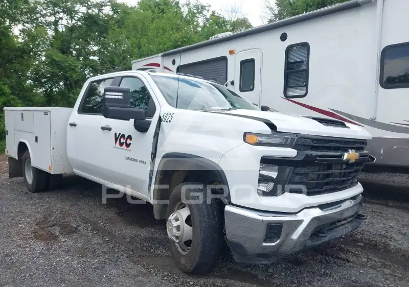 2024 Chevrolet SILVERADO фото