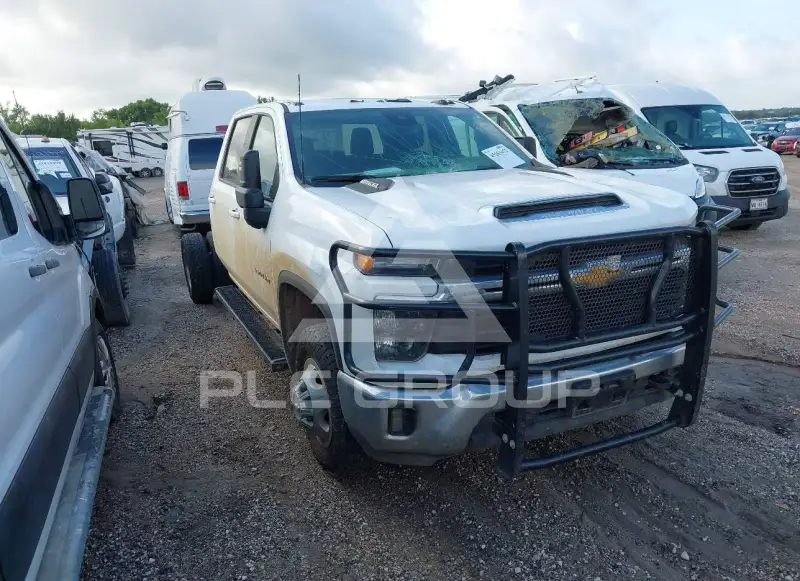 2024 Chevrolet SILVERADO фото