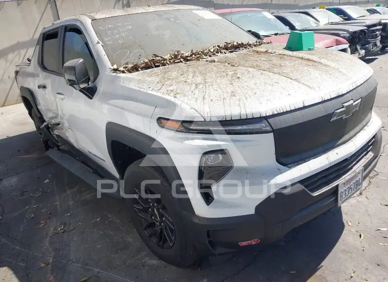 2024 Chevrolet SILVERADO photo