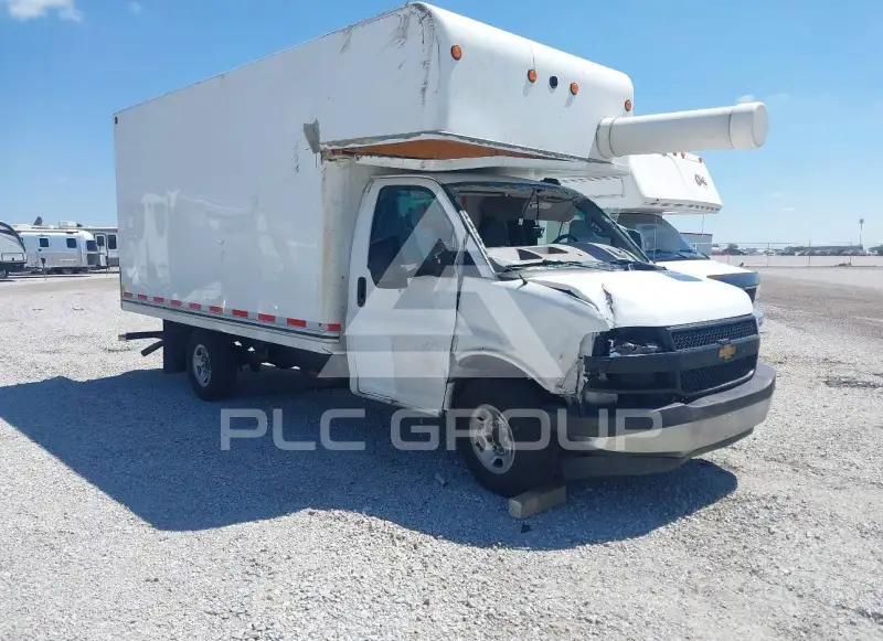 2024 Chevrolet Express фото