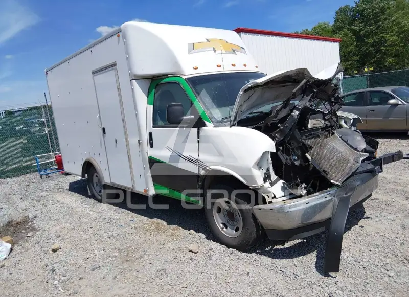 2024 Chevrolet Express фото
