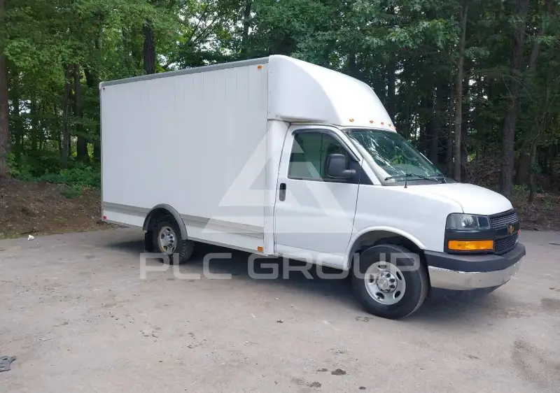 2024 Chevrolet Express фото