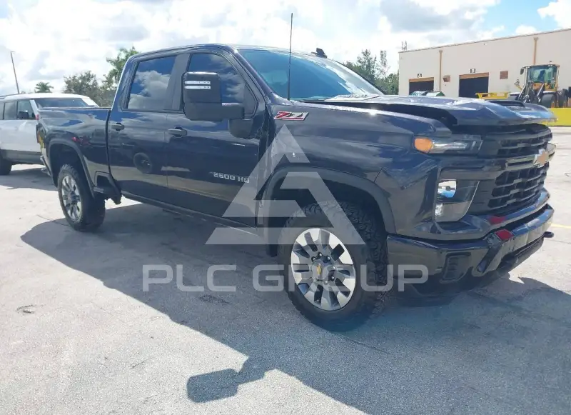 2024 Chevrolet Silverado photo
