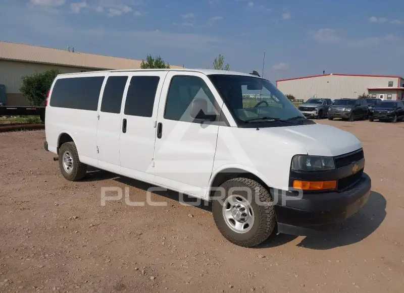 2024 Chevrolet Express фото