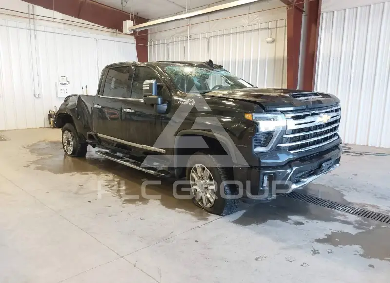 2024 Chevrolet Silverado photo