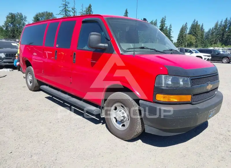 2024 Chevrolet Express фото