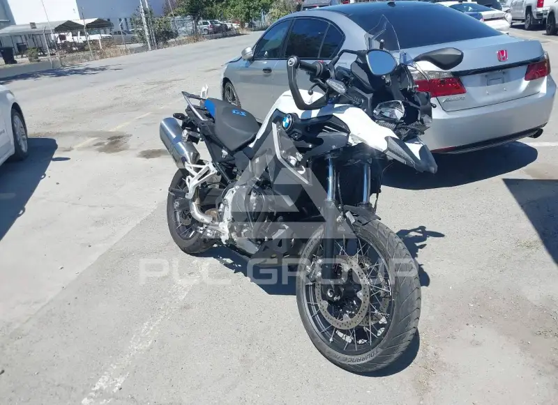2024 BMW F800GS photo