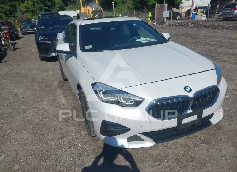 2024 BMW 228 фото