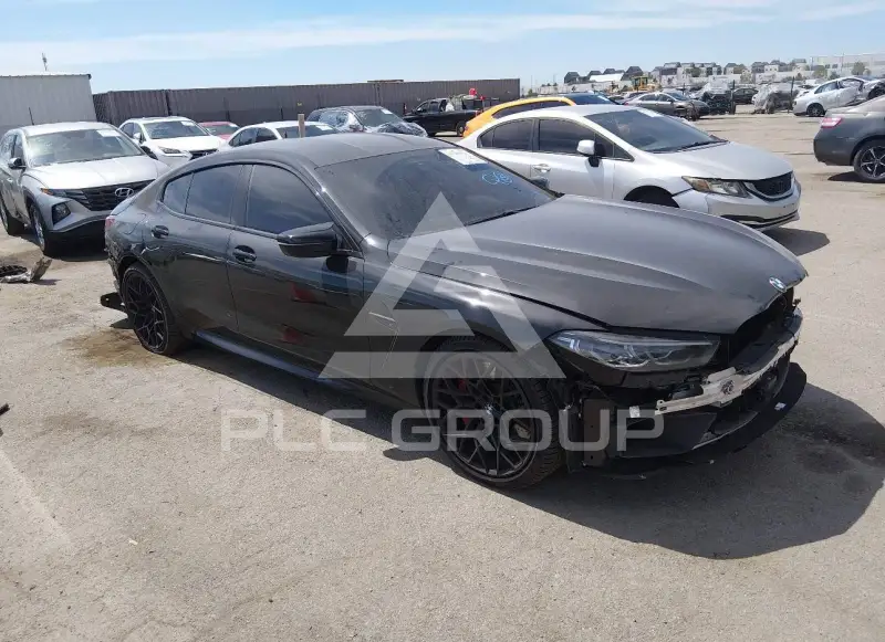 2024 BMW M8 фото