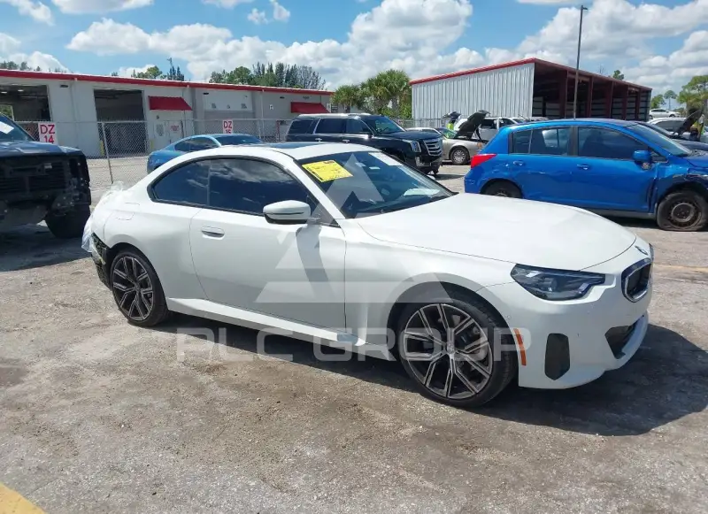 2024 BMW 230 фото