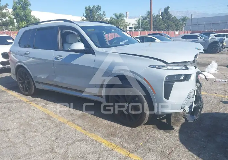 2024 BMW X7 фото