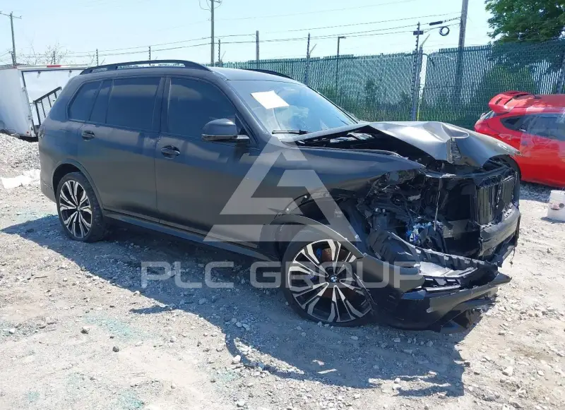 2024 BMW X7 фото
