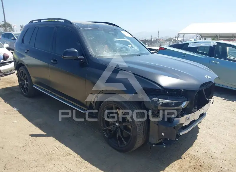 2024 BMW X7 фото
