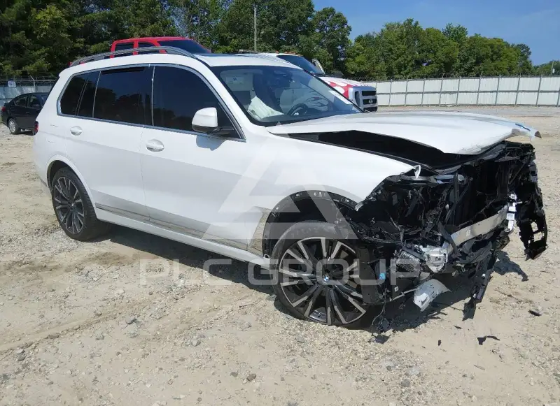 2024 BMW X7 фото
