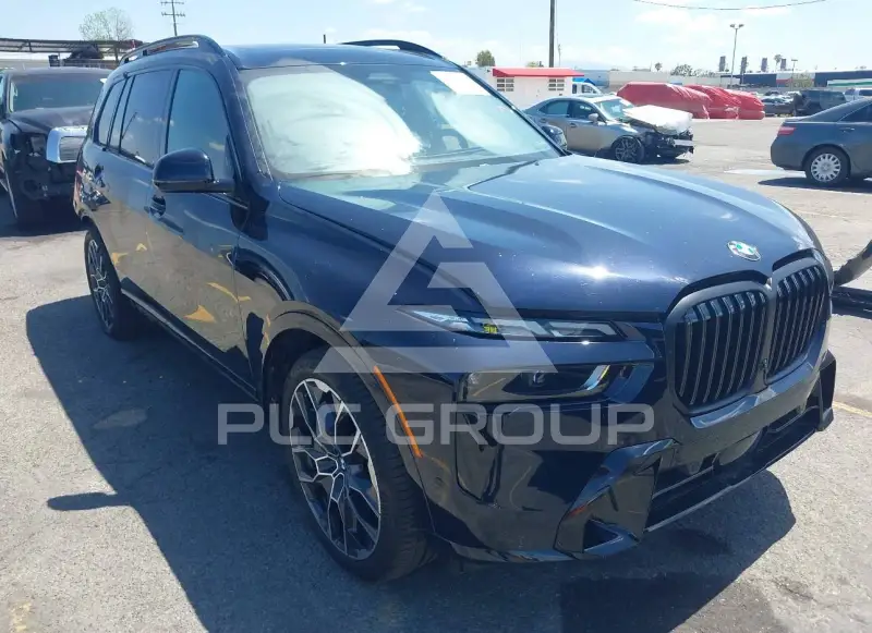 2024 BMW X7 фото