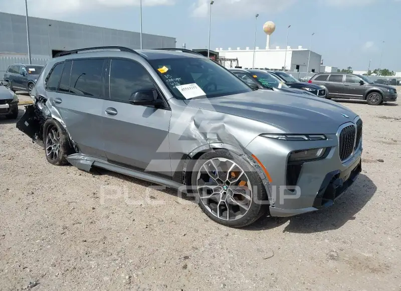 2024 BMW X7 photo