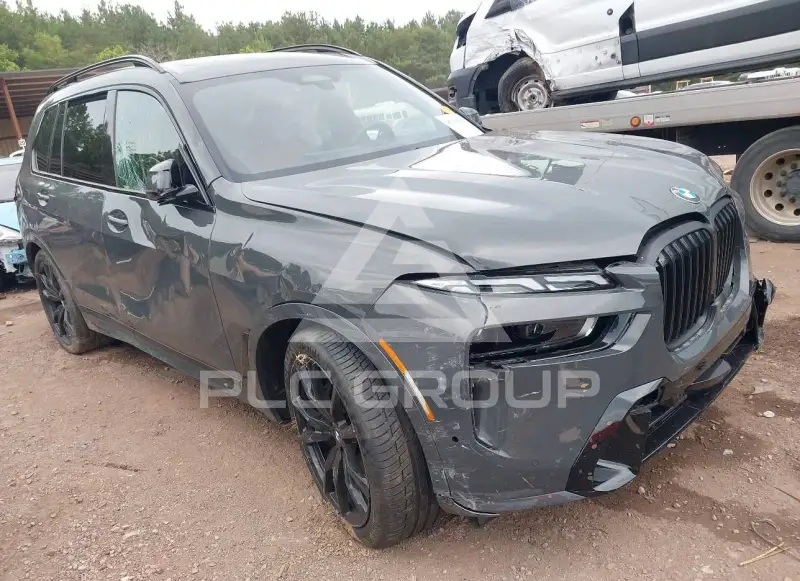 2024 BMW X7 фото