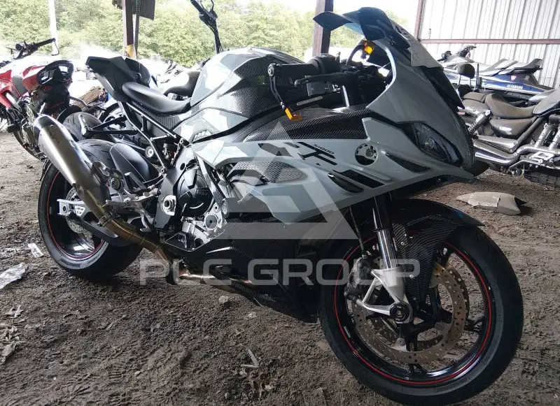 2024 BMW S1000 photo