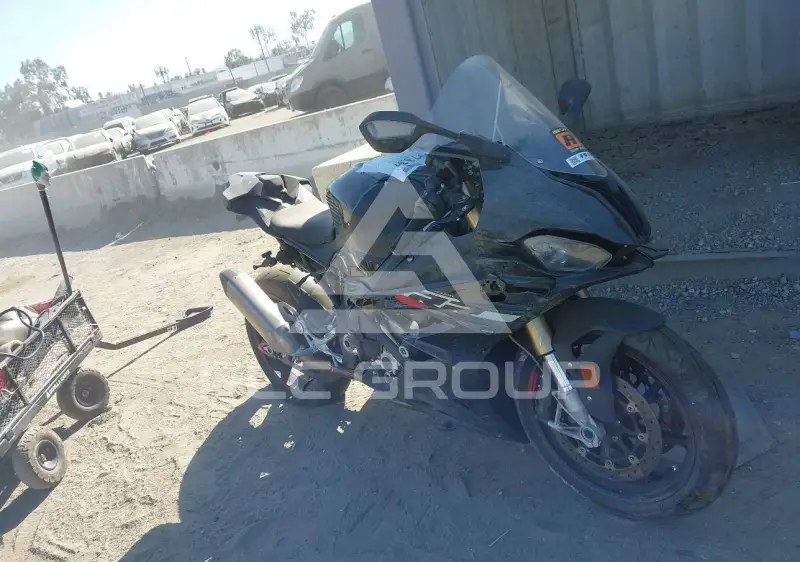 2024 BMW S1000 фото