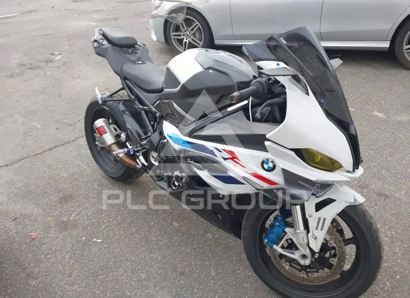 2024 BMW S1000 фото