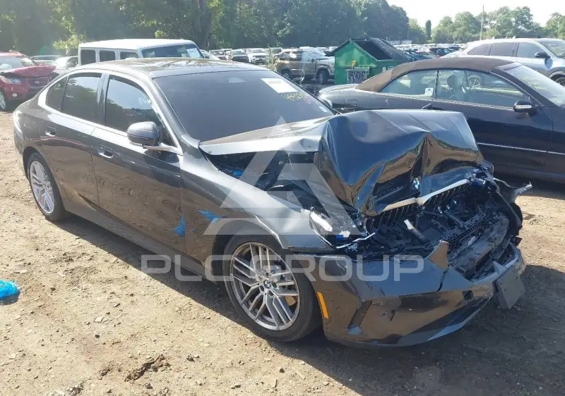 2024 BMW 530 фото