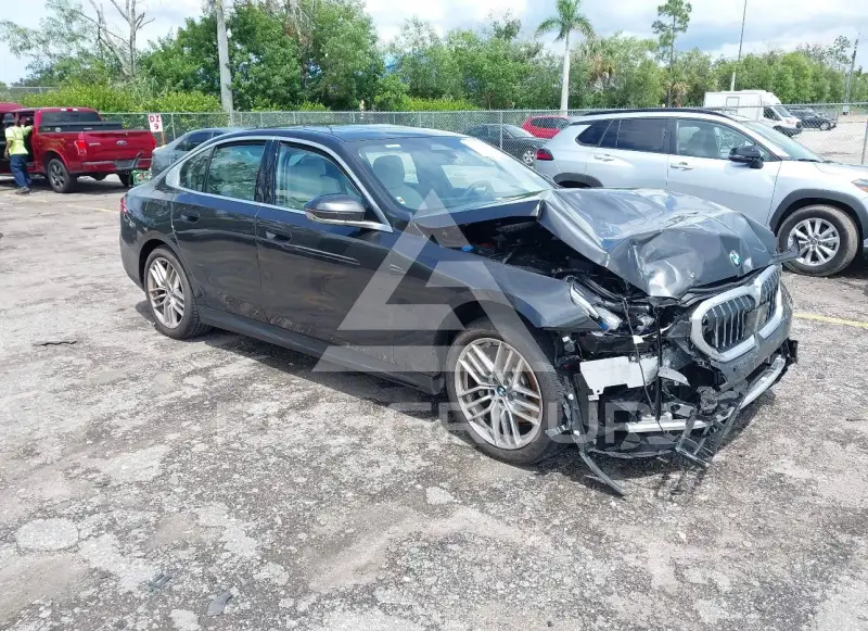 2024 BMW 530 фото