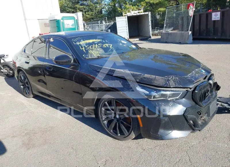 2024 BMW 530 фото