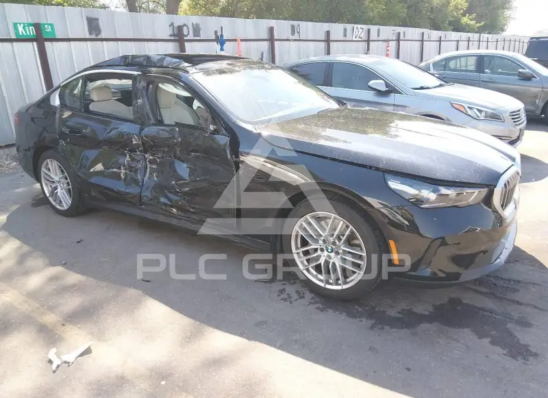 2024 BMW 530 фото