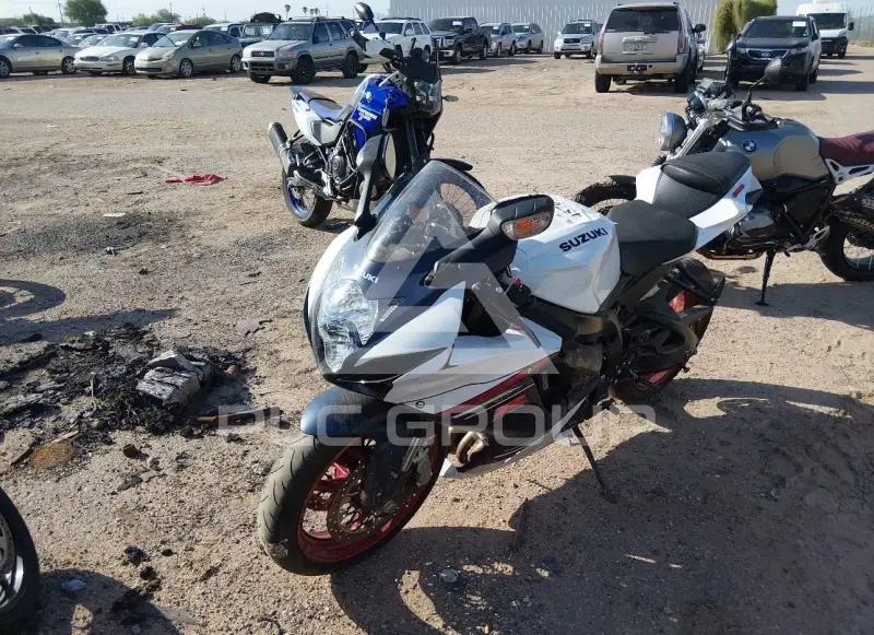 2024 Suzuki GSX-R600 фото