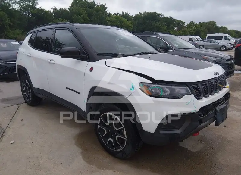 2024 Jeep COMPASS photo
