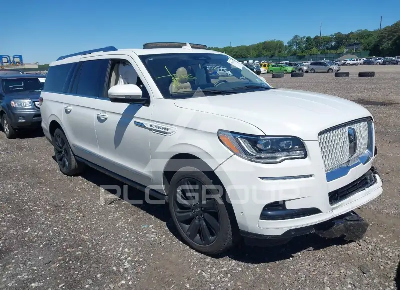 2024 Lincoln NAVIGATOR photo