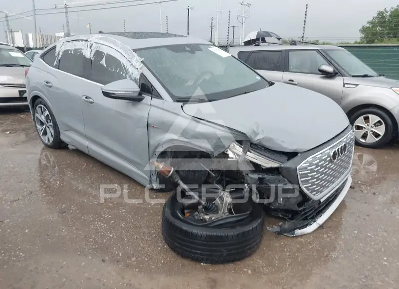 2024 Audi Q4 фото