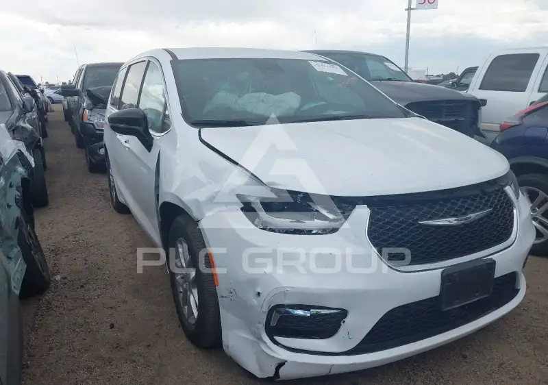 2024 Chrysler PACIFICA photo